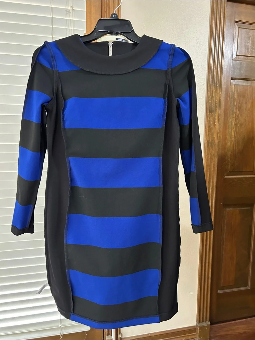 Michael Kors Blue and Black Striped Long Sleeve Sheath Dress Sz 6 preowned